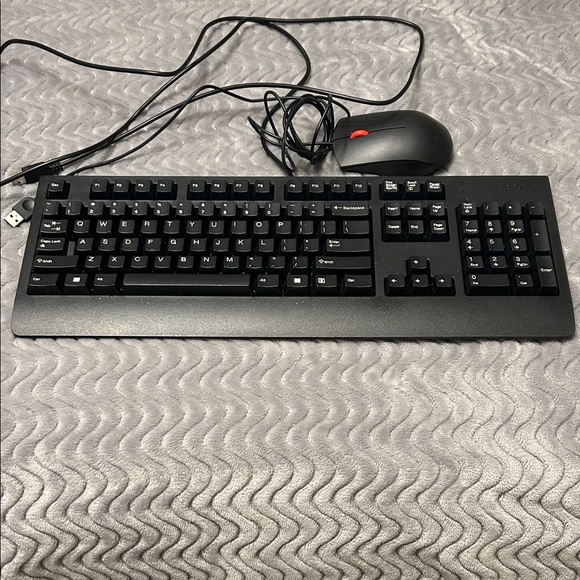 Lenovo Black Wired Keyboard and Mouse Set - Picture 1 of 1